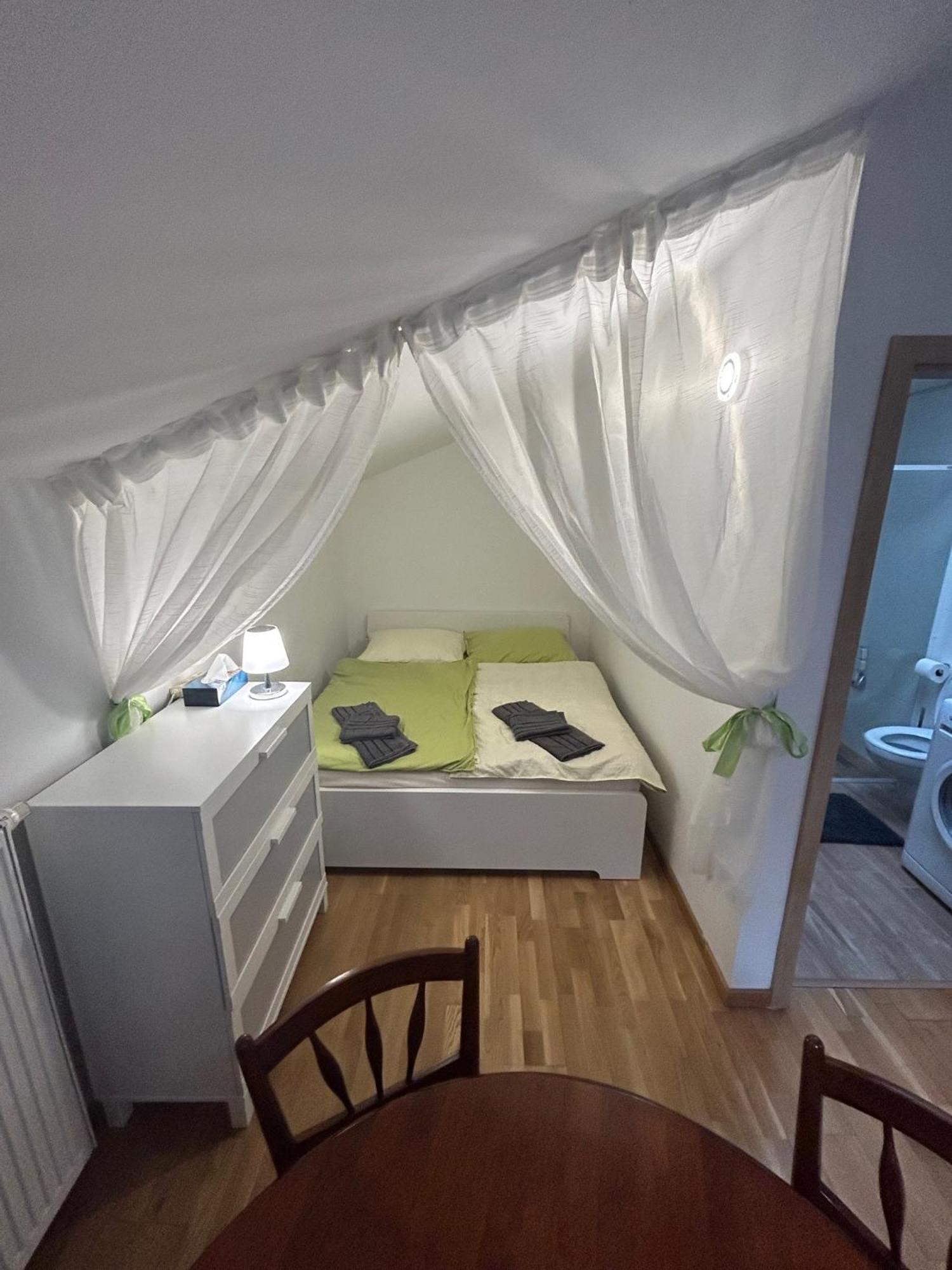Dom Pri X Bionic Sphere S Bazenom A Zahradou Ferienhaus Kalinkovo